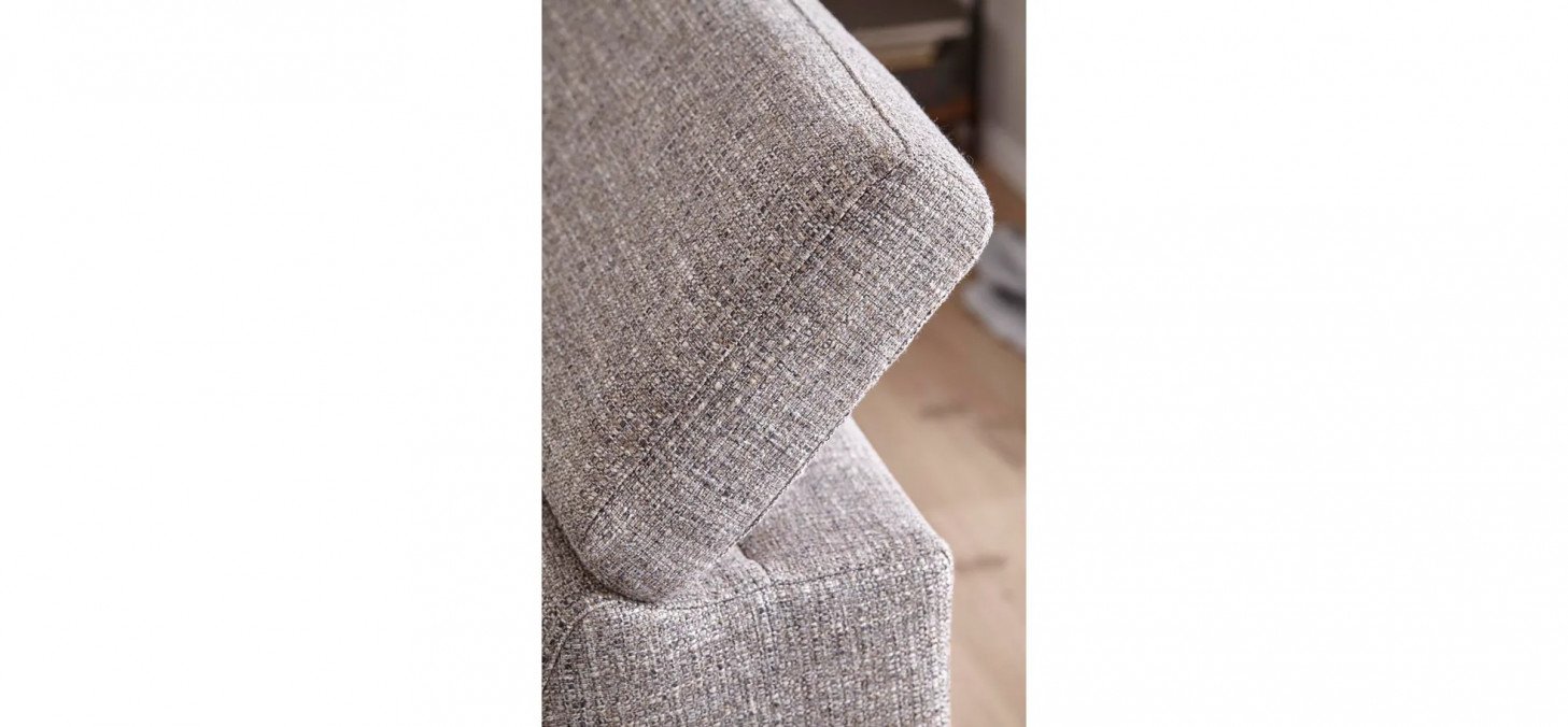814693ef930d98674612ae54b4fb77b478ac3681 natura 3 sitzer sofa hudson stoff hellgrau detailbild 3