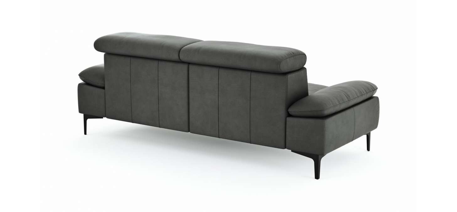 7d57b5f25ff2444a4a1819769491ee6d98326016 Global Family Sofa Felipa freisteller 3 105134