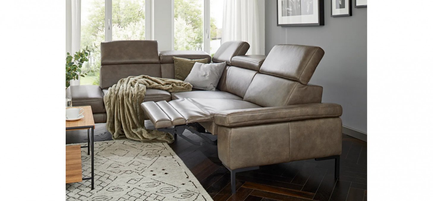 ce1a6e7fdd025feec5385d3752a47a37cba740ee natura ecksofa hudson leder braungruen detailbild 2