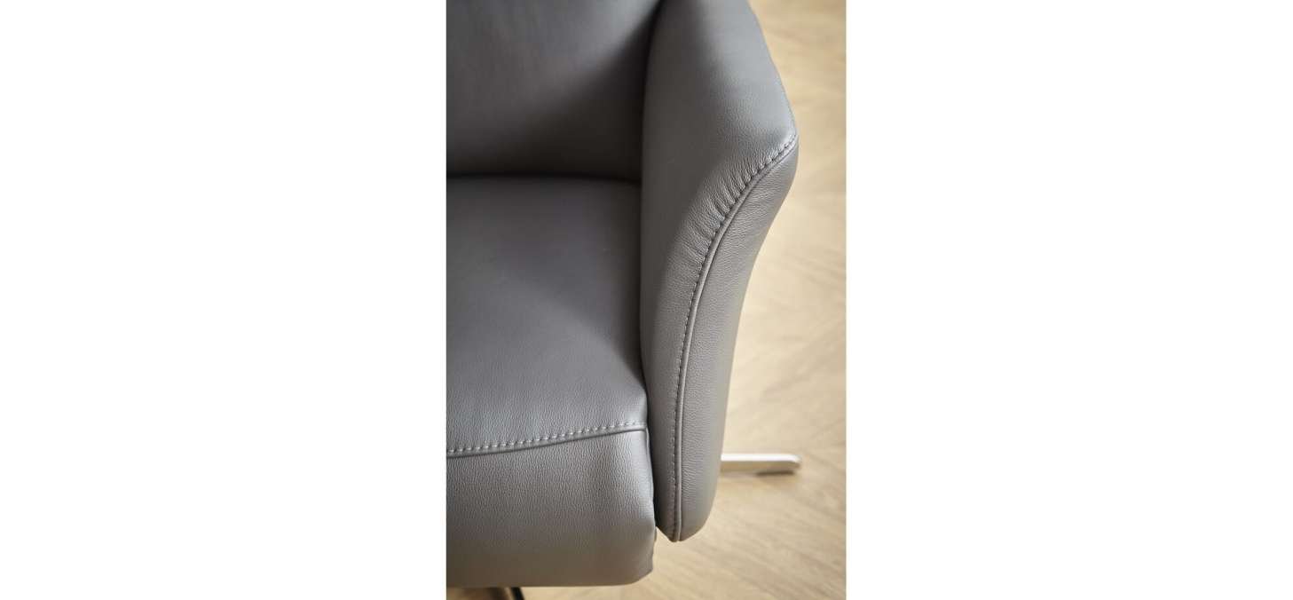 968c6e4fd4dd98e63cf0731db09f2703a73b14ce Global trona sessel s leder anthrazit detailbild