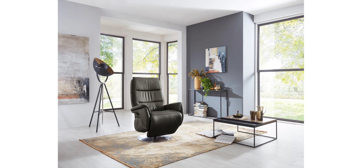 59d71d89be6ae648389abf26baeeb58f59b070e9 em pirnaplus milieu variante 2 Evita anthrazit master