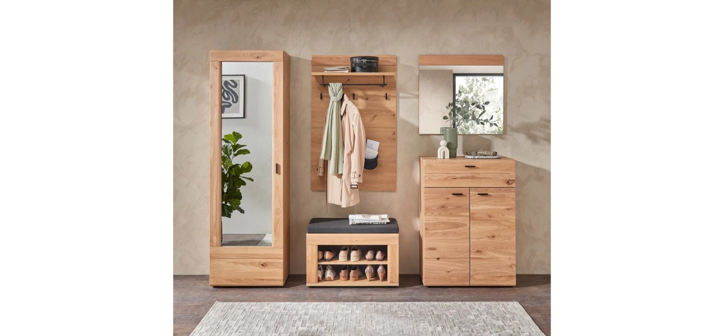 2f6b5f12e20199892e0a53658b0829ae9b904bfe Malaga Garderobe 62 05 HU 80 frontal