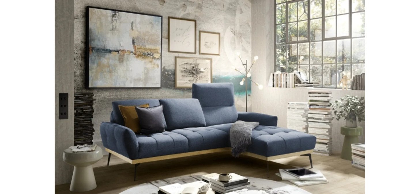 a854b1ba72a4ee7168d56ba52454bac0ae6a3873 Ecksofa EDDIE blau Milieubild 1