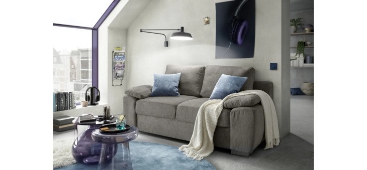 4c9bf8d510cd618c7a917908f8dbd960f24ca393 Sofa EMIEL braun Milieubild 1