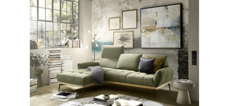 a05557e9f6abae83bed91d22e49992f03aea4410 Ecksofa EDDIE links graugruen Milieubild 1