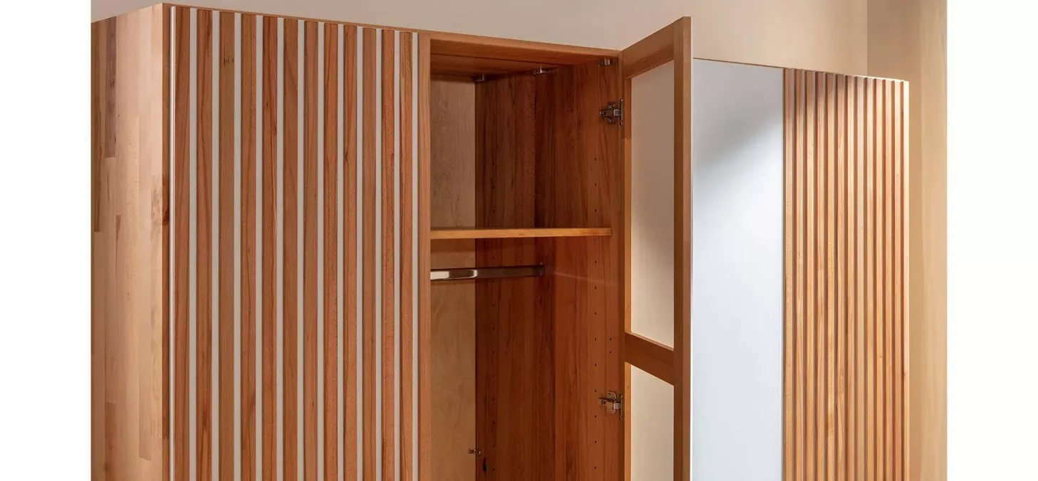 30e1ae6b11a45d82eb5e776ecdad8d9b6f263a0f 0323 na 25 kleiderschrank tigris buche de 003