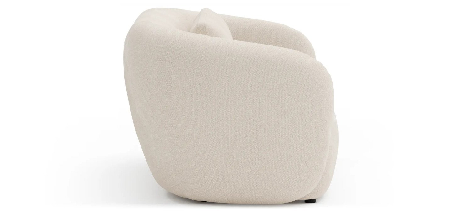 06c1c4c5f602c70f7954af339e2433b9c46d0cf8 na Sofa Karasu creme freisteller 2 3025702