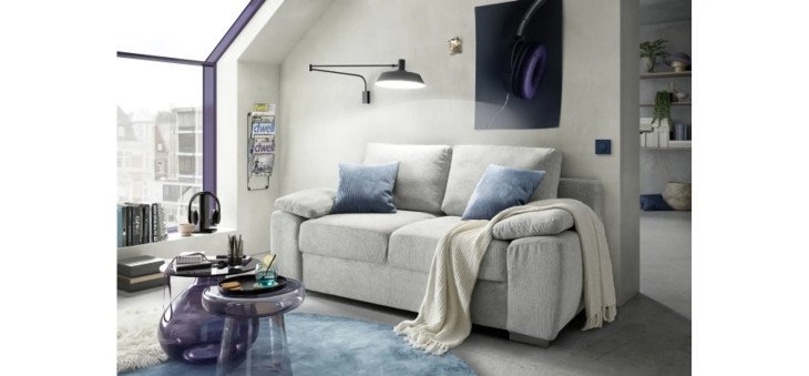 2ab2318b77e51c2ebfcddb3a66ec822ba9511631 Sofa EMIEL hellgrau Milieubild 1