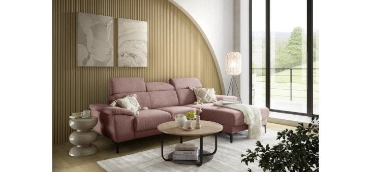 a581f65e744c4189b0e627acb9ac21ab038bff19 Ecksofa EZRA koralle Milieubild 1