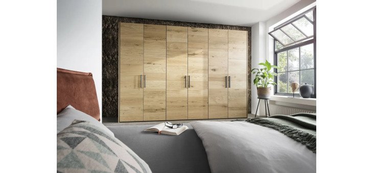 ac3f683069980b6ab30ff962b20f210ee5963455 natura colorado drehtuerenschrank 6tuerig wildeichefurnier milieubild
